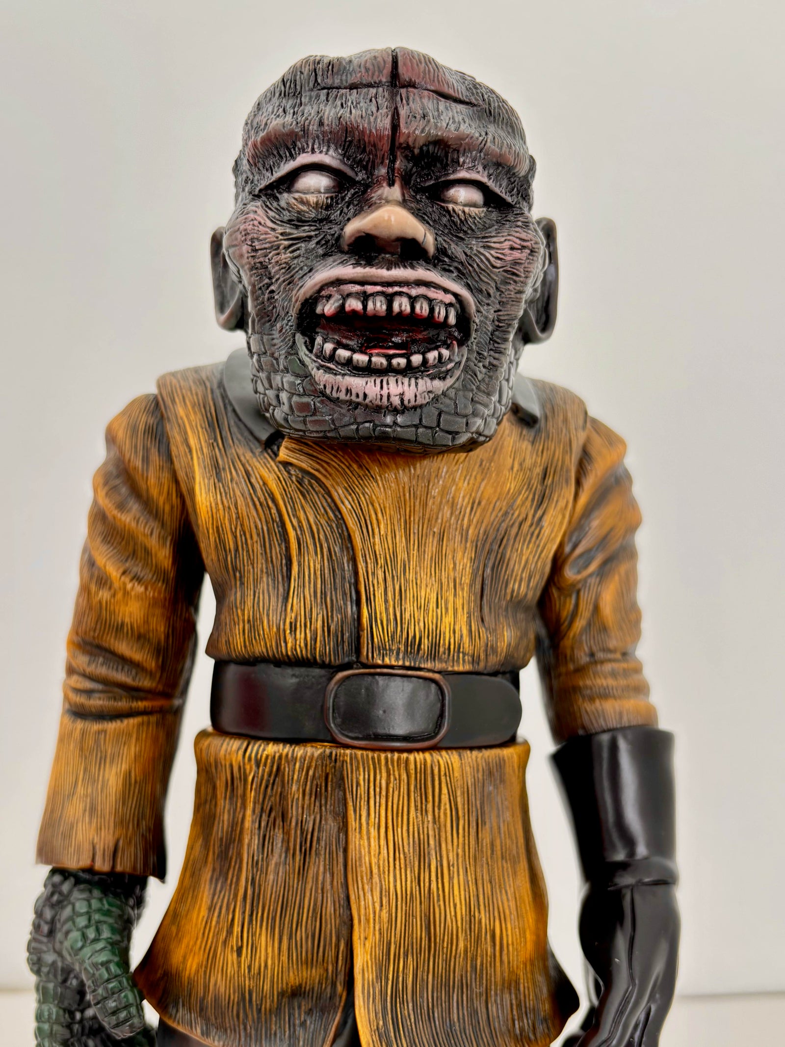 Gekkosha Siccaluna ”IZOU" Soft Vinyl Figure*